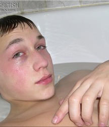 Gay Tube Alexey Bath Twink Porn 603de7ff7f4c3.jpg