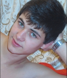 Gay Porn Tube Willy & Roma Teen Demonstrates His Body