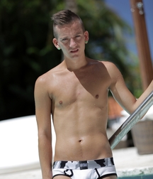 Gay tube twinks couples asses open bareback 60b0e9fe0c80c.jpg