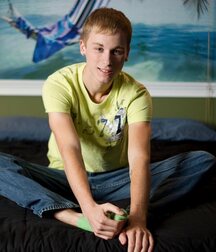Gay porn tube teen boys show big cock hard