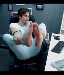 Like feet boys twink tube 6112df1eac464.jpg