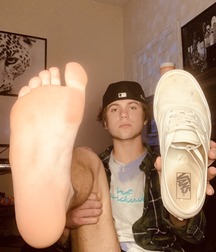 BOYS BAREFOOT GAY BOYS PORN 61223cd04ddcc.jpg
