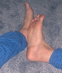 Twinks barefoot twink tube boys feet 613df67988215.jpg