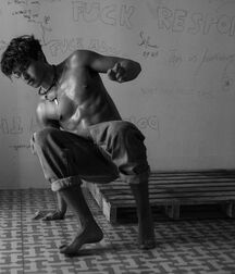 Twinks barefoot twink tube boys nude 614b36afc30cf.jpg