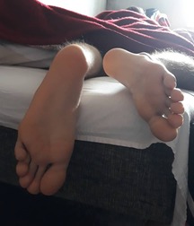 Twinks barefoot twink tube boys nude 614b36bcd186f.jpg