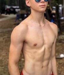 Hot Guys 5ff528f05ebe7.jpg