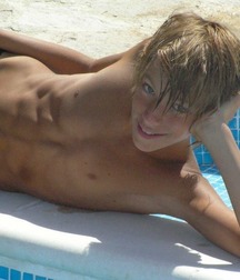 Hot Guys 2 5ff71daed5ed6.jpg