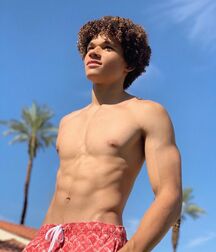 Hot Guys 2 5ff71db109340.jpg