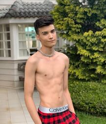 Hot Guys 5 6010662cd7403.jpg
