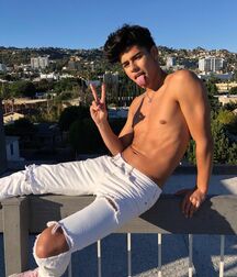 Hot Guys 5 60106639b0e09.jpg