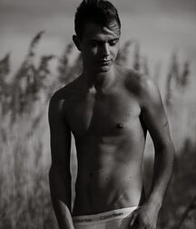 Hot Guys 6 6010ecd603ebd.jpg