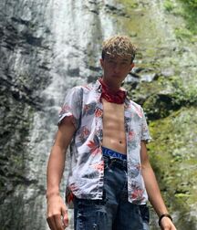 Hot Guys 6 6010ecd7a9350.jpg