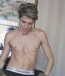 Hot Guys 10 60bb120210e61.gif