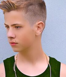 Hot Guys 10 60bb1249de5d2.jpg