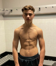 Hot Guys 10 60bb124f66a4c.jpg