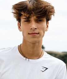 Hot Guys 11 60c50799582a9.jpg