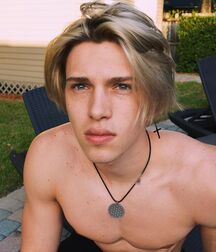 Hot Guy: Chase 60e78461539cd.jpg