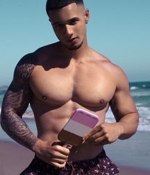 Hot Guys 17 60f9bd441f407.jpg