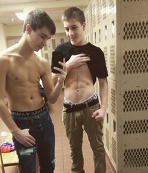 Hot Guys 17 60f9bd692041b.jpg