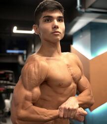 Muscle Boy: Tony 61338d888988c.jpg