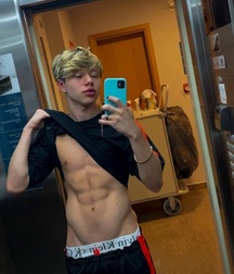 Hot Guys 18 6136599e11b63.jpg