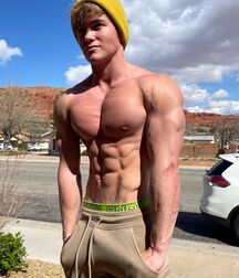 Hot Guys 22 614dfbc2b5fed.jpg