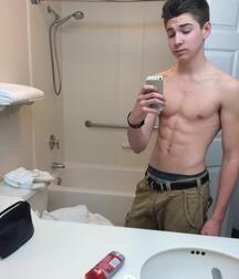 Hot Guys 24 6175bd8f200c4.jpg