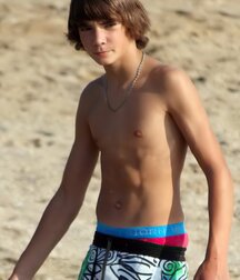 Hot Guys 28 61912f445e280.jpg