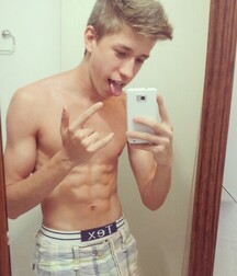 Hot Guys 29 6194b4ec89c90.jpg