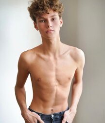 Hot Guys 29 6194b53a75074.jpg