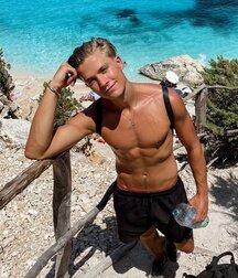 Hot Guys 29 6194b5443c3ed.jpg