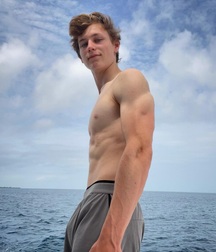 Hot Guys 38 61b05f09e122d.jpg