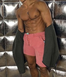 Hot Guys 38 61b05f4b4c11a.jpg