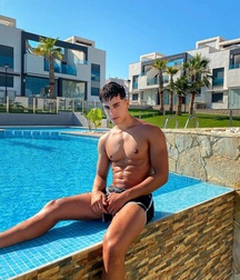 Hot Guys 38 61b05f5562a76.jpg