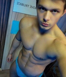 Hot Guys 38 61b05f8c88fa2.jpg