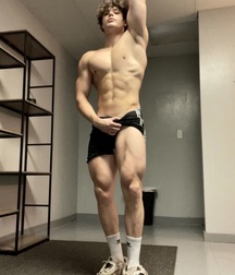 Hot Guys 38 61b05fb56f802.jpg