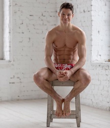 Hot Guys 38 61b05fc312e23.jpg