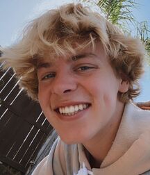 Hot Guys 40 61b39c433d662.jpg