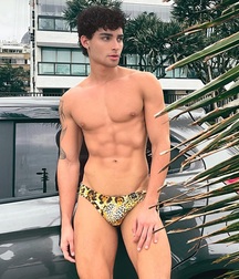 Hot Guys 40 61b39c5005db7.jpg