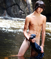 Hot Guys 45 61c0649cd21a0.jpg
