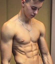 Hot Guys 46 61c08e20d9bfa.jpg
