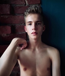 Hot Guys 49 61d4670cca177.jpg