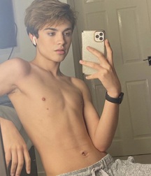 Hot Guys 49 61d4676d3efba.jpg
