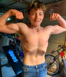 Hot Guys 49 61d4679180004.jpg