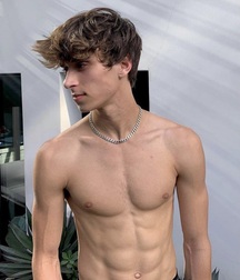 Hot Guys 49 61d467e858fe6.jpg