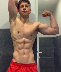 Hot Guys 49 61d46819e9b9e.jpg