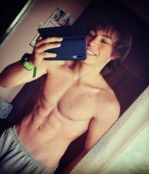 Hot Guys 54 62026b0b7368b.jpg