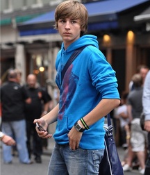 Hot Guys 61 62d0bcf65b801.jpg
