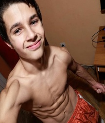 Hot Guys 61 62d0bd25da333.jpg