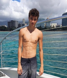 Hot Guys 62 62d6e7de31fd9.jpg